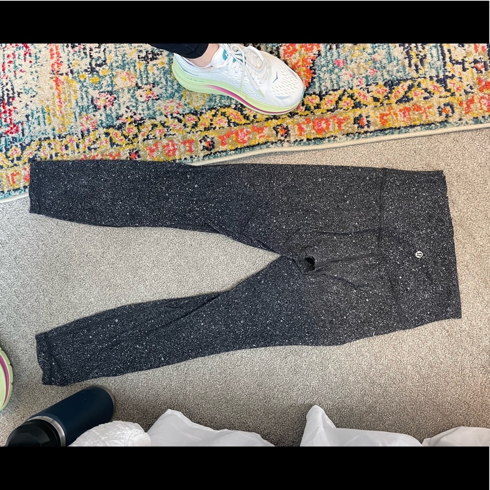 Lulu Lemon Align leggings size 4 in Black and White